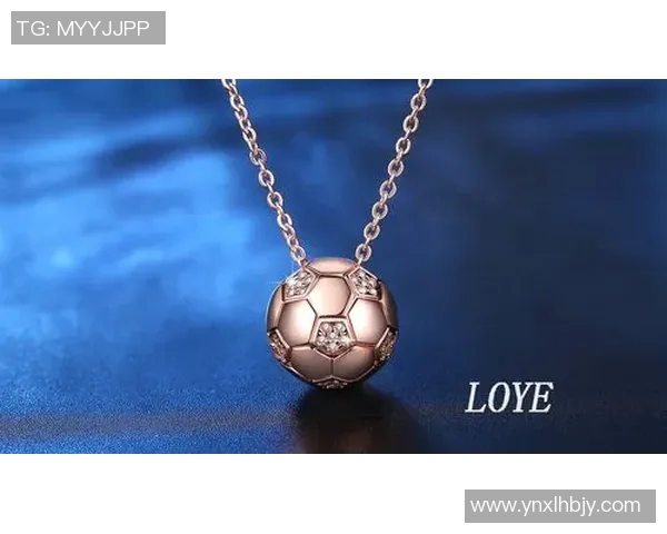 足球明星短项链高清图片展示时尚魅力与个性风格的完美结合