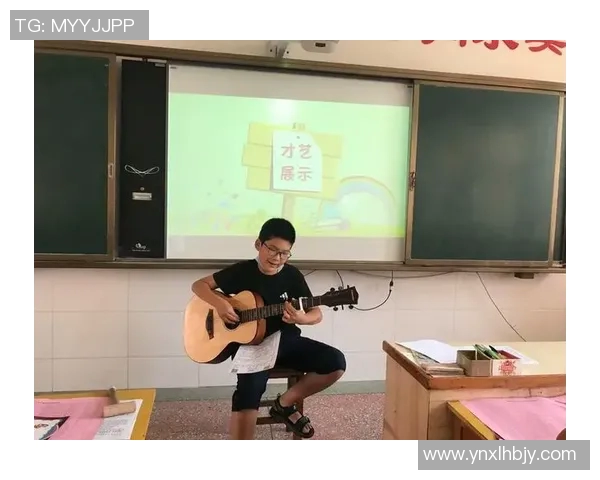 日本中二足球明星的成长之路与梦想追逐的精彩故事 日本中二足球明星的成长之路与梦想追逐的精彩故事