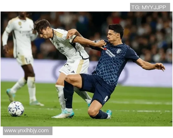 足球明星赛场冲突引发热议握手不成反成打斗焦点